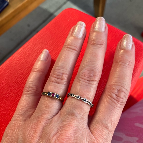 14kt white Gold Sapphire Ruby Ring. - Picture 3 of 7